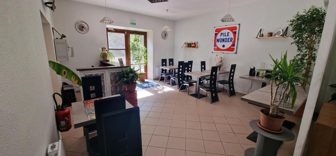 Saint-Floret Chambres D'Hotes Les Lits Des Fees מראה חיצוני תמונה