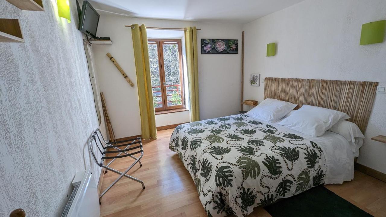 Saint-Floret Chambres D'Hotes Les Lits Des Fees מראה חיצוני תמונה