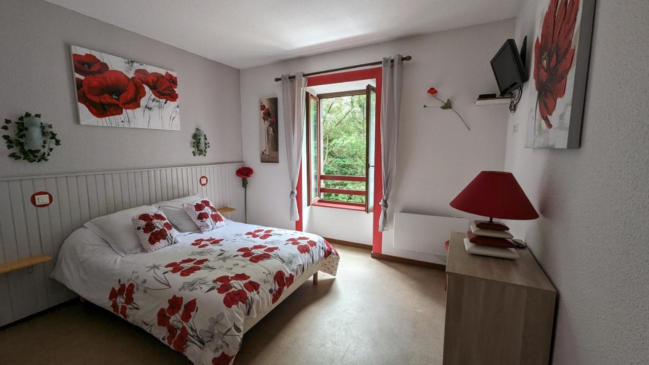 Saint-Floret Chambres D'Hotes Les Lits Des Fees מראה חיצוני תמונה